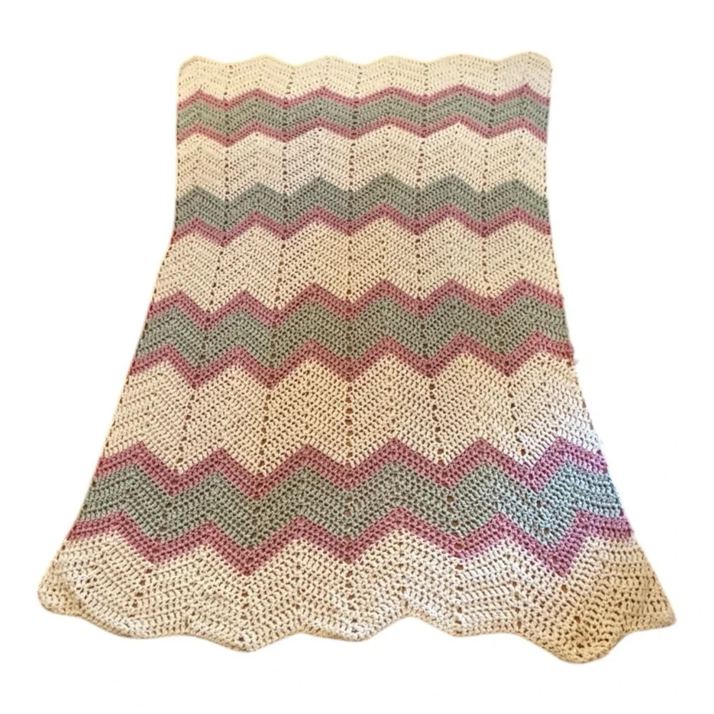 Vintage Handmade Crochet Throw 76